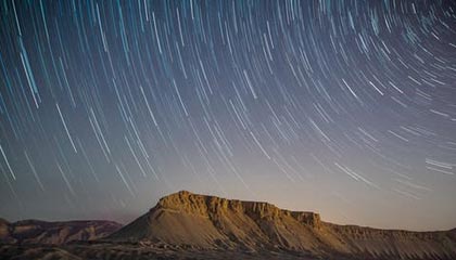 开云APP-球迷投票爆料：最具争议的裁判判罚瞬间，球员裁判